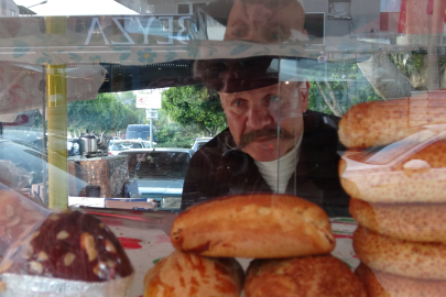 YEŞİLÇAM’DAN SİMİT TEZGÂHINA: ZORLU HAYAT MÜCADELESİ