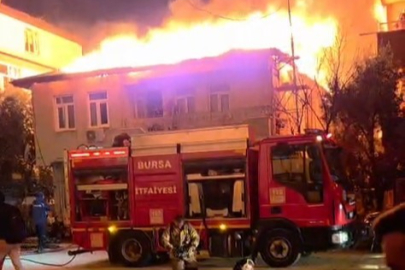 BURSA'DAKİ ÇATI YANGININDA ZAMANLA YARIŞ