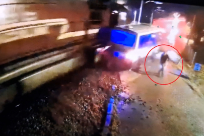 HEMZEMİN GEÇİTTE FACİADAN DÖNÜLDÜ: O ANLAR KAMERADA