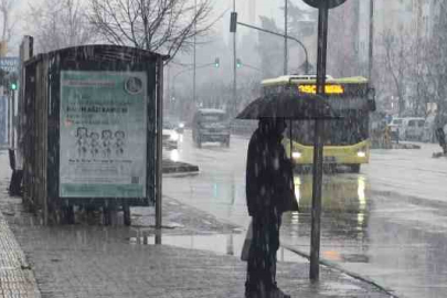 BURSA’DA KAR ETKİLİ OLUYOR: EKİPLER TEYAKKUZDA