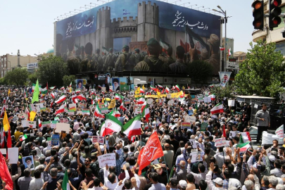 İRANLI YETKİLİ: “GÖSTERİLERDE 2 BİN KİŞİ HAYATINI KAYBETTİ”