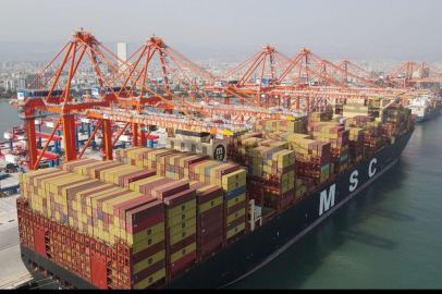 MERSİN LİMANI'NDA YER FISTIKLARI ARASINDA KOKAİN AVI