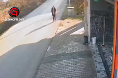 YOLUN KENARINDAN YÜRÜYEN YAŞLI ADAMI HAVAYA SAVURDU