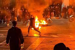 İRAN'DA BİLANÇO AĞIRLAŞIYOR: ÖLÜ SAYISI 3 BİNE DAYANDI