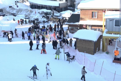 ULUDAĞ’DA YARIYIL TATİLİ KIŞ ŞENLİĞİNE DÖNÜŞTÜ