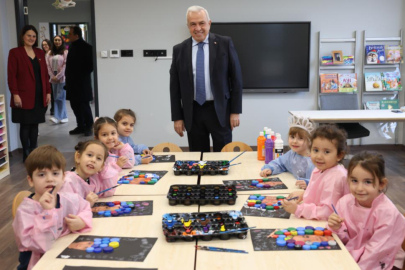 GECE KREŞİ HİZMETTE: BURSA'DAKİ BU KREŞ GECELERİ DE AÇIK!