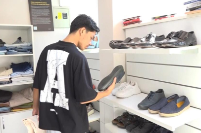 NİLÜFER'DE ÖRNEK DAYANIŞMA: "GİYMİYORSAN GİYDİR"