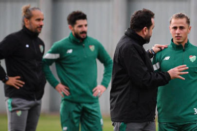 BURSASPOR ARNAVUTKÖY MAÇI HAZIRLIKLARINI TAMAMLADI