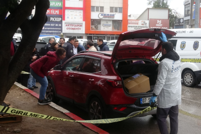 OTOMOBİLİN İÇİNDE ÖLÜ BULUNDU EŞİNİN FERYADI YÜREK DAĞLADI