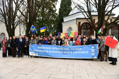 TANPINAR'IN BURSASI YABANCI ÖĞRENCİLERE ANLATILDI