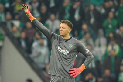 BURSASPOR'DA KEREM MATIŞLI KALEDE GÜVEN VERİYOR