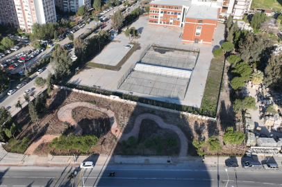 BETONUN ARASINDAN ORMAN ÇIKTI: İZMİR’E MİNİ ORMANLAR