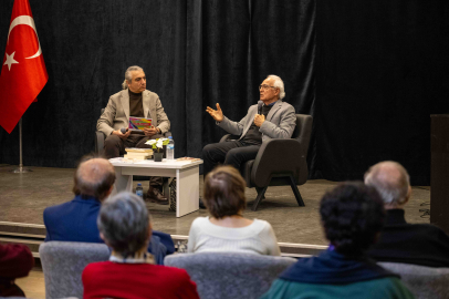 BORNOVA’DA “KARANLIKTAN AYDINLIĞA” SÖYLEŞİSİ DÜZENLENDİ