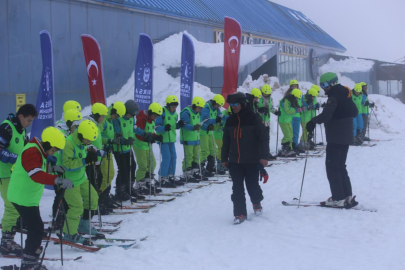 1000 ÇOCUK KAYAK PROJESİYLE ULUDAĞ SEVİNCİ