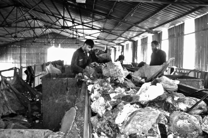 ÇÖPLERİN İÇİNDE BEBEK CESEDİ BULUNDU