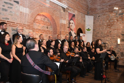 OSMANGAZİ'DE SEVGİLİLER GÜNÜ EZGİLERİ YÜKSELDİ