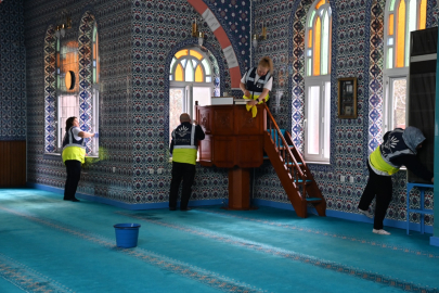 KARABAĞLAR’DA CAMİLERE RAMAZAN TEMİZLİĞİ BAŞLADI