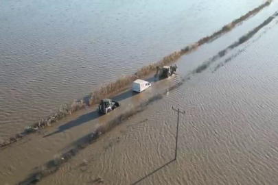 KARACABEY OVASI GÖLE DÖNDÜ, YOL SULARA GÖMÜLDÜ