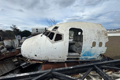 HURDACIDAKİ BOEİNG 747 GÖRENLERİ ŞAŞKINA ÇEVİRİYOR