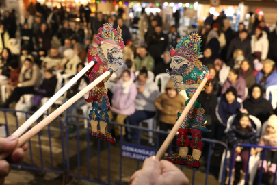 OSMANGAZİ MEYDANI’NDA HACİVAT KARAGÖZ’E YOĞUN İLGİ