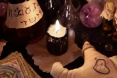 AŞK BÜYÜSÜ TUZAĞI: BİR ADAM İÇİN BEŞ ADAMA ÇARPILDI