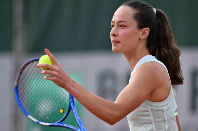 MİLLİ TENİSÇİMİZ ZEYNEP SÖNMEZ ÇEYREK FİNALDE!