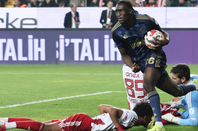 FENERBAHÇE 2-0’DAN DÖNÜP 1 PUANI ALDI