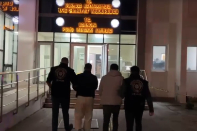 “POLİSİZ” DİYEREK EVE GİRDİLER: 550 BİN LİRAYI ALIP KAÇTILAR