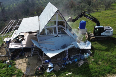 BURSA'DA KAÇAK TİNY HOUSE'LAR BİR BİR YIKILDI