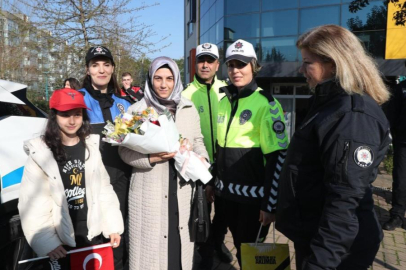 BURSA POLİSİ OKULLARDA EĞİTİM FAALİYETLERİNE HIZ VERDİ