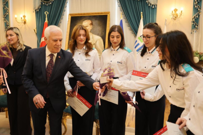 BURSA'DA RAYLI ULAŞIM KADINLARDAN SORULUR