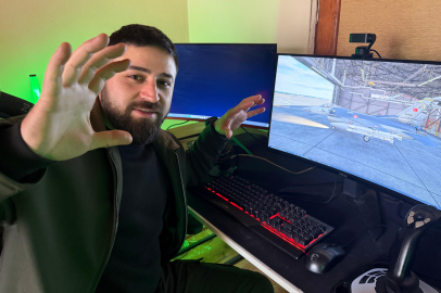 ÇATI KATINDAN F-16 UÇURUYOR! YOUTUBER GENÇ GÜNDEM OLDU