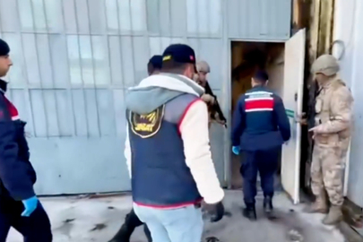 İZMİR'DE TAM TAMINA 1 TON UYUŞTURUCU ELE GEÇİRİLDİ