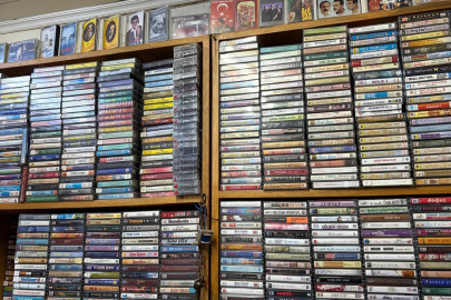 20 YILDIR PLAK VE KASET KÜLTÜRÜNÜ YAŞATIYOR