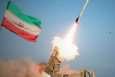 İRAN İSRAİL'İN MERKEZİNİ VURDU