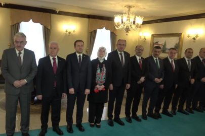 BURSA VALİLİĞİ’NDE BAYRAMLAŞMA TÖRENİ