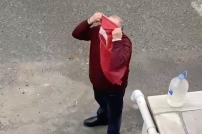 YERDE GÖRDÜ ÖPEREK YERİNE ASTI: İZLEYENLER DUYGULANDI