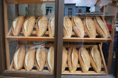 İZMİR’DE EKMEĞE ZAM: BİR EKMEK PARASI NE KADAR OLDU?