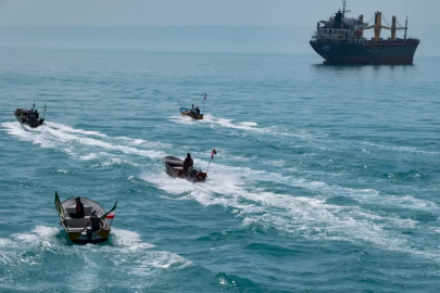 HÜRMÜZ BOĞAZI KAPATILDI İHLAL EDENLER VURULACAK