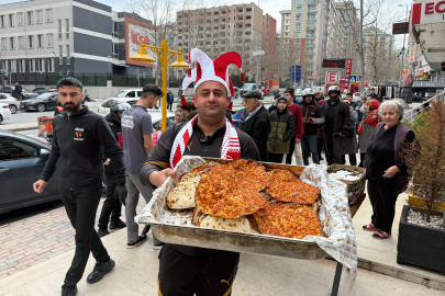 MİLLİ TAKIM'IN ROMANYA GALİBİYETİNE 1000 LAHMACUN