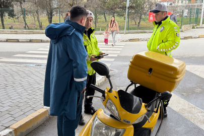 POLİS UYGULAMASINDA “KASK KAFAMA OLMUYOR” SAVUNMASI