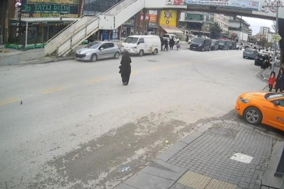 YOLUN KARŞISINA GEÇMEYE ÇALIŞAN ÇOCUĞA OTOMOBİL ÇARPTI