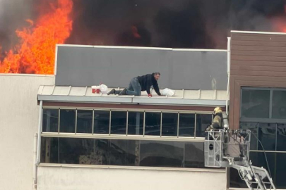 BURSA'DA YANGINDA MAHSUR KALAN İŞÇİYİ İTFAİYE KURTARDI
