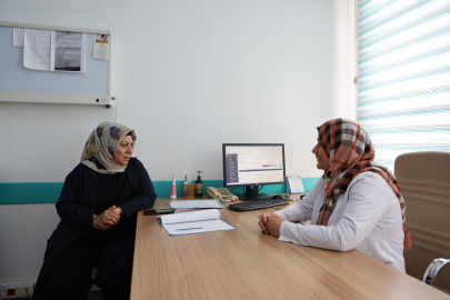 HEMŞİRENİN ISRARI HAYAT KURTARDI: MEME KANSERİNİ YENDİ