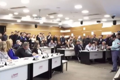 BORNOVA BELEDİYE MECLİSİ'NDE “SEVGİLİ KONTENJANI” TARTIŞMASI