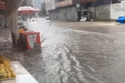ADANA’DA SAĞANAK VE HORTUM HAYATI FELÇ ETTİ
