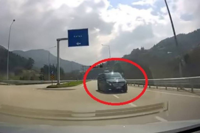 BURSA’DA MİNİBÜS TERS YÖNDE İLERLEDİ: KAZA SON ANDA ÖNLENDİ