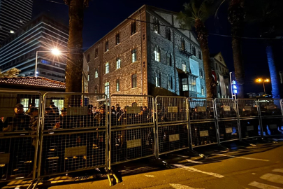 İZMİR’DE MESLEK FABRİKASI’NA POLİS ABLUKASI