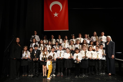 BİLECİK BELEDİYESİ ÖĞRENCİLERİ FESTİVALDE BEĞENİ TOPLADI