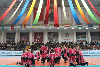 NİLÜFER'DE ULUSLARARASI SPOR ŞENLİKLERİ TÖRENLE BAŞLADI